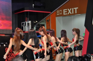 【台北国際ゲームショウ 2012】ブースで輝く美女たち！艶やかな衣装やダンスパフォーマンスで彩られたコンパニオン写真集をお届け！の画像37
