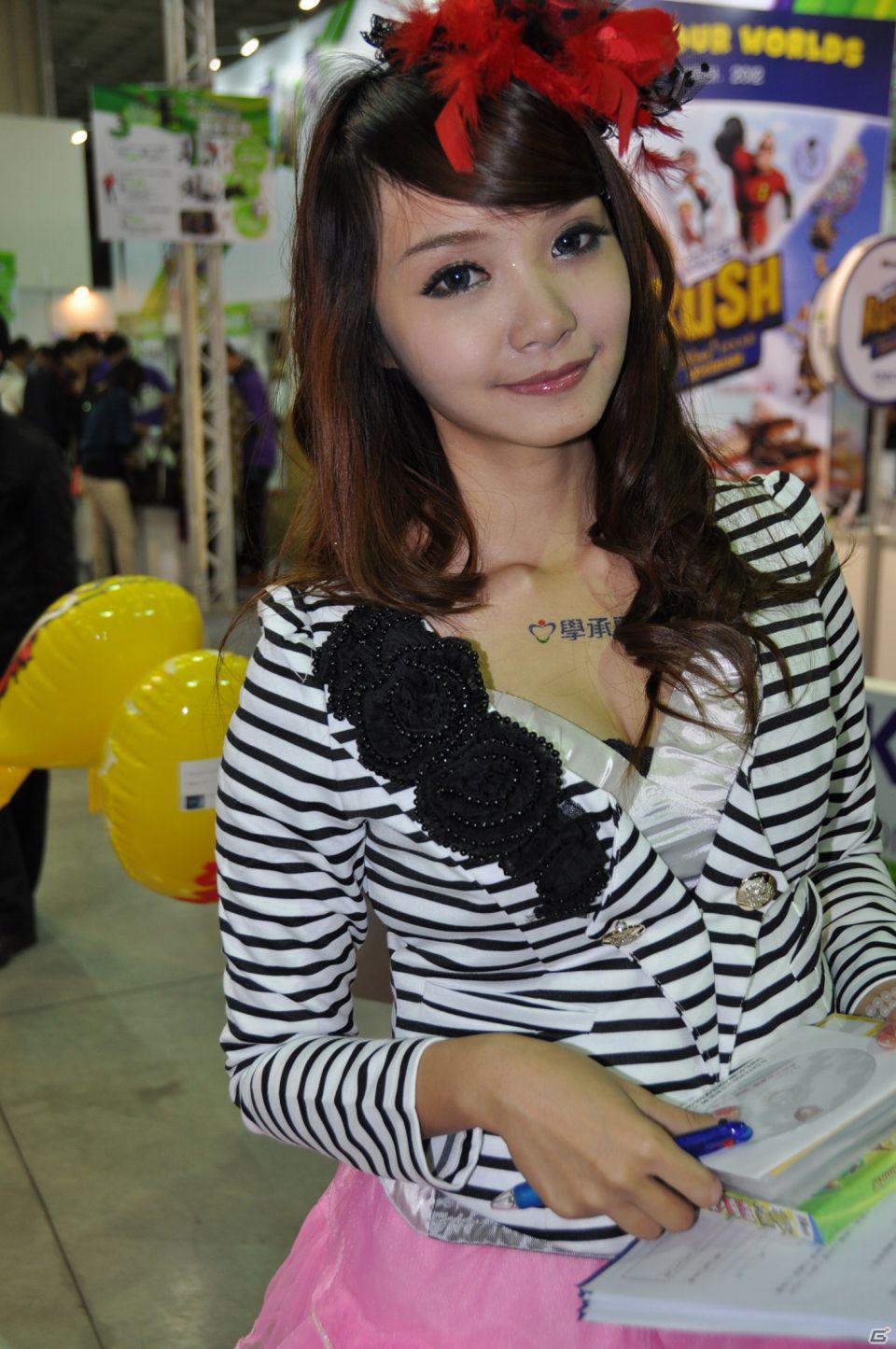 【台北国際ゲームショウ 2012】ブースで輝く美女たち！艶やかな衣装やダンスパフォーマンスで彩られたコンパニオン写真集をお届け！の画像28