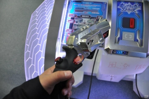 ガンスタイルを変化させると全く違う攻撃が可能に。ダブルガンデバイスはやっぱりカッコイイ！AC「ガンスリンガー ストラトス」メディア向け体験会レポの画像46