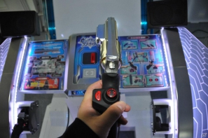ガンスタイルを変化させると全く違う攻撃が可能に。ダブルガンデバイスはやっぱりカッコイイ！AC「ガンスリンガー ストラトス」メディア向け体験会レポの画像47