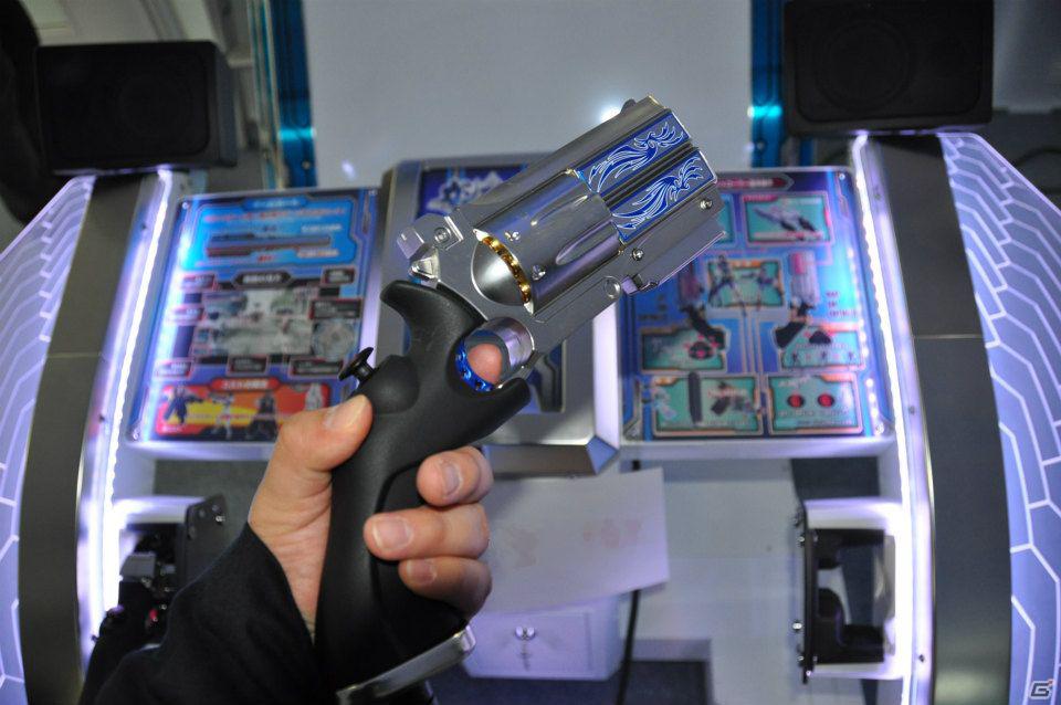 ガンスタイルを変化させると全く違う攻撃が可能に。ダブルガンデバイスはやっぱりカッコイイ！AC「ガンスリンガー ストラトス」メディア向け体験会レポの画像48