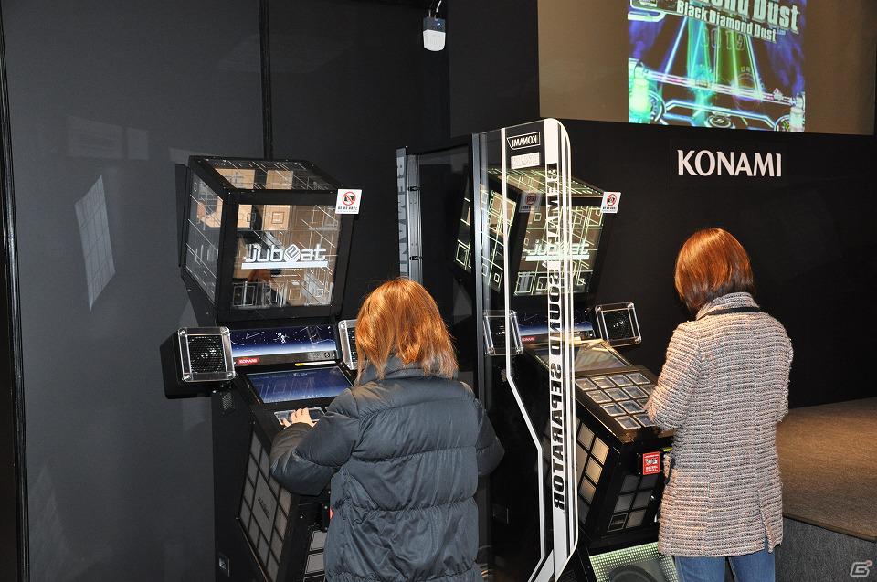 【AOU2012】KONAMIブースは新作音楽シミュレーションゲームが見どころ！「ダンスエボリューション アーケード」や「サウンドボルテックスブース」を紹介の画像30