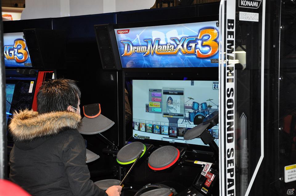 【AOU2012】KONAMIブースは新作音楽シミュレーションゲームが見どころ！「ダンスエボリューション アーケード」や「サウンドボルテックスブース」を紹介の画像31