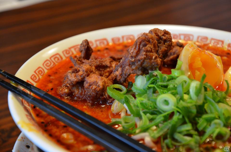 味をチェンジできる！Mobage「狩りとも」と「よってこや」のコラボレーションラーメン試食会で「赤味スタミナラーメン」を一足お先に堪能の画像6