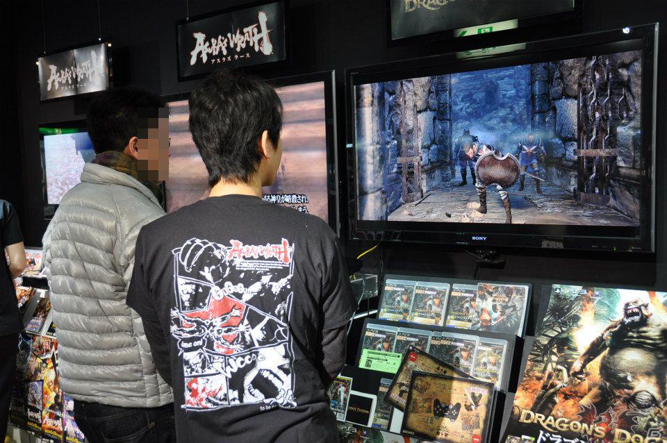 「アスラズ ラース」＆「ドラゴンズドグマ」先行プレイ！大阪・日本橋で実施された店舗体験会に行ってきました！キメラがホントに憎くなる骨太ファンタジーアクションを満喫の画像44