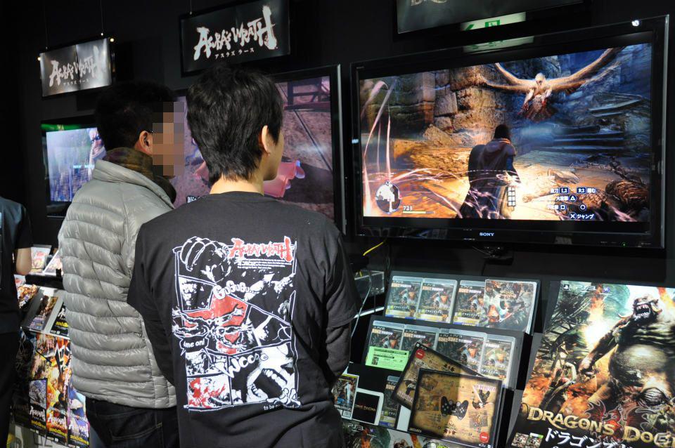 「アスラズ ラース」＆「ドラゴンズドグマ」先行プレイ！大阪・日本橋で実施された店舗体験会に行ってきました！キメラがホントに憎くなる骨太ファンタジーアクションを満喫の画像45