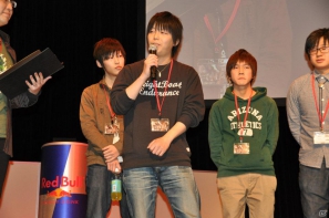 小野P＆原田氏がMissストクロから嬉しいケツキック！？白熱した全国大会決勝やモデルのJOYさんが登壇してのジャンブルモードデモプレイ、コラボ衣装情報も！ストクロ完成記念イベントレポの画像118