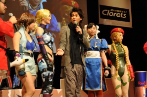 小野P＆原田氏がMissストクロから嬉しいケツキック！？白熱した全国大会決勝やモデルのJOYさんが登壇してのジャンブルモードデモプレイ、コラボ衣装情報も！ストクロ完成記念イベントレポの画像44