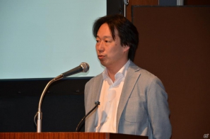 守安功氏