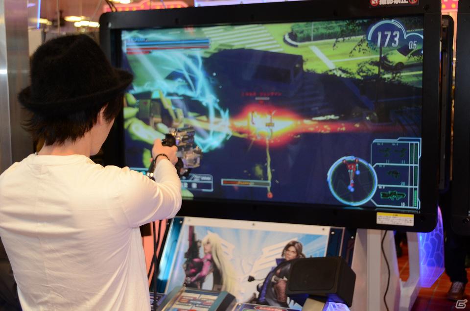 4月4日よりβイベント開始のAC「ガンスリンガー ストラトス」オープニングセレモニーが開催！阿部敦さん、金元寿子さん、植田佳奈さん、梅原大吾さんがデモプレイを披露！の画像7