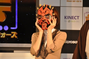 Xbox 360「Kinect スター・ウォーズ」発売記念イベントに麒麟の2人と元SDN48芹那さんが登場、ダース・ベイダー卿に挑戦＆得意のダンスを披露！？フォースでプレゼントをつかめ！の画像13