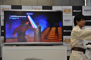 Xbox 360「Kinect スター・ウォーズ」発売記念イベントに麒麟の2人と元SDN48芹那さんが登場、ダース・ベイダー卿に挑戦＆得意のダンスを披露！？フォースでプレゼントをつかめ！の画像36