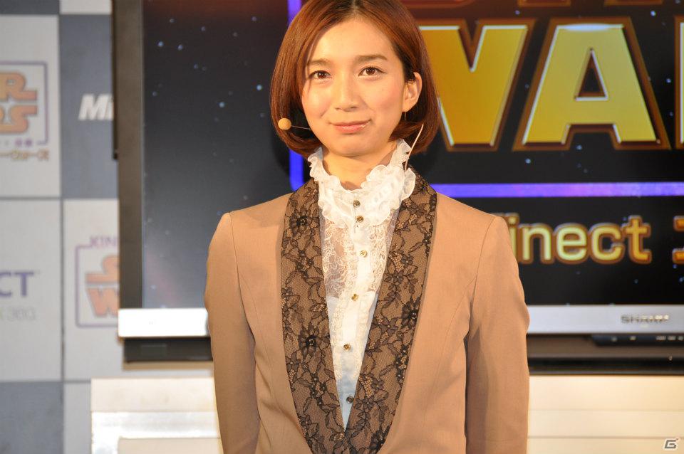 Xbox 360「Kinect スター・ウォーズ」発売記念イベントに麒麟の2人と元SDN48芹那さんが登場、ダース・ベイダー卿に挑戦＆得意のダンスを披露！？フォースでプレゼントをつかめ！の画像24