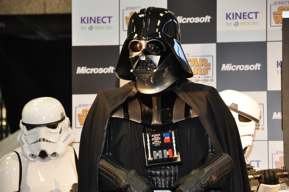 Xbox 360「Kinect スター・ウォーズ」発売記念イベントに麒麟の2人と元SDN48芹那さんが登場、ダース・ベイダー卿に挑戦＆得意のダンスを披露！？フォースでプレゼントをつかめ！の画像27