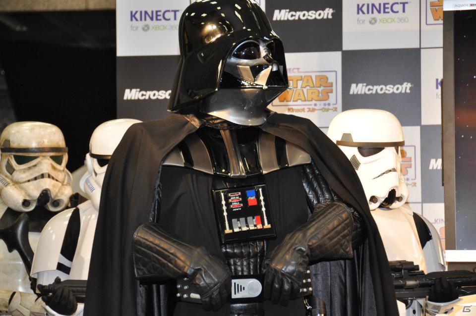 Xbox 360「Kinect スター・ウォーズ」発売記念イベントに麒麟の2人と元SDN48芹那さんが登場、ダース・ベイダー卿に挑戦＆得意のダンスを披露！？フォースでプレゼントをつかめ！の画像30