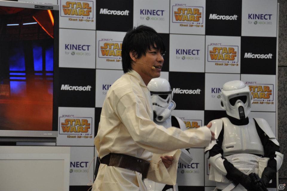 Xbox 360「Kinect スター・ウォーズ」発売記念イベントに麒麟の2人と元SDN48芹那さんが登場、ダース・ベイダー卿に挑戦＆得意のダンスを披露！？フォースでプレゼントをつかめ！の画像41