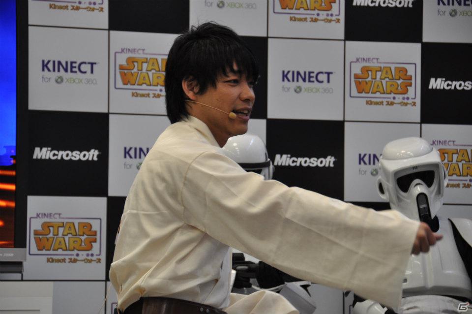 Xbox 360「Kinect スター・ウォーズ」発売記念イベントに麒麟の2人と元SDN48芹那さんが登場、ダース・ベイダー卿に挑戦＆得意のダンスを披露！？フォースでプレゼントをつかめ！の画像42