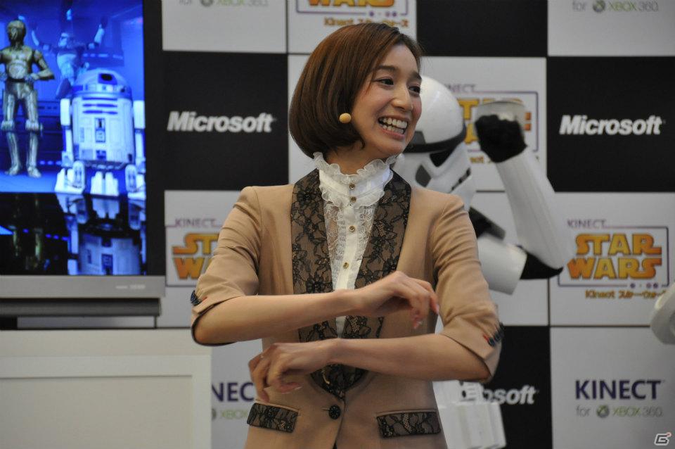 Xbox 360「Kinect スター・ウォーズ」発売記念イベントに麒麟の2人と元SDN48芹那さんが登場、ダース・ベイダー卿に挑戦＆得意のダンスを披露！？フォースでプレゼントをつかめ！の画像45