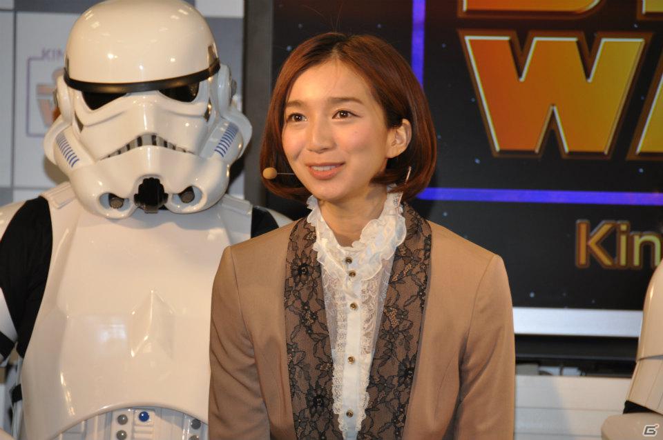 Xbox 360「Kinect スター・ウォーズ」発売記念イベントに麒麟の2人と元SDN48芹那さんが登場、ダース・ベイダー卿に挑戦＆得意のダンスを披露！？フォースでプレゼントをつかめ！の画像62