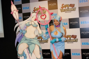 篠崎愛さんがむっちり魔法使いの姿で登場！PS Vita「サムライ＆ドラゴンズ」PV完成披露会見の模様をお届けの画像20