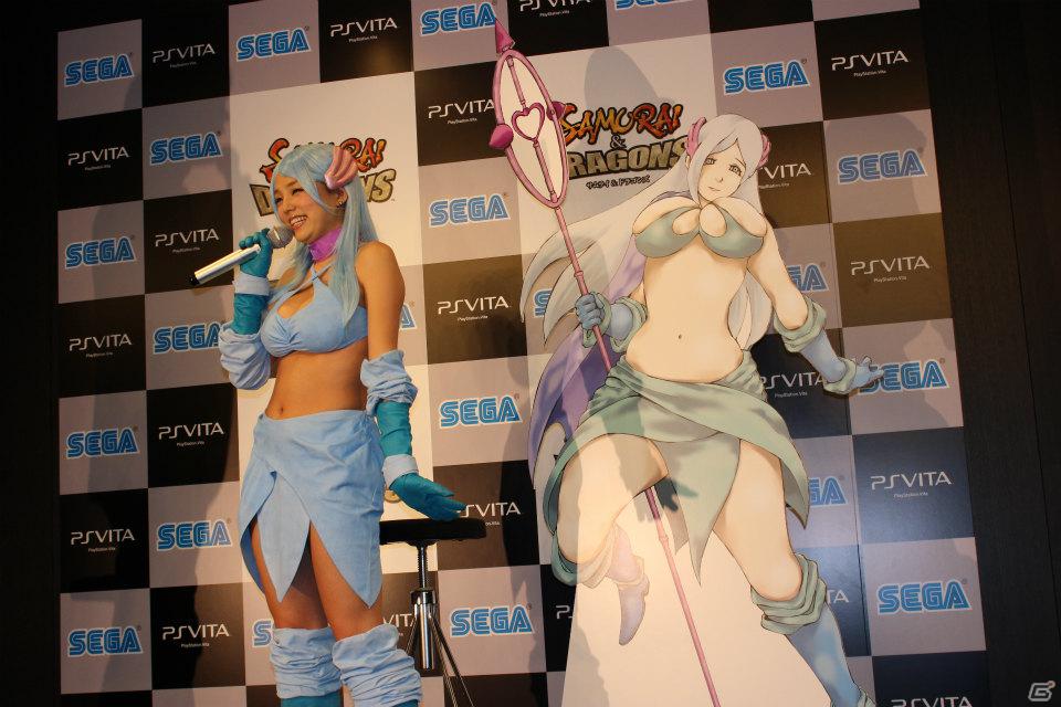 篠崎愛さんがむっちり魔法使いの姿で登場！PS Vita「サムライ＆ドラゴンズ」PV完成披露会見の模様をお届けの画像14