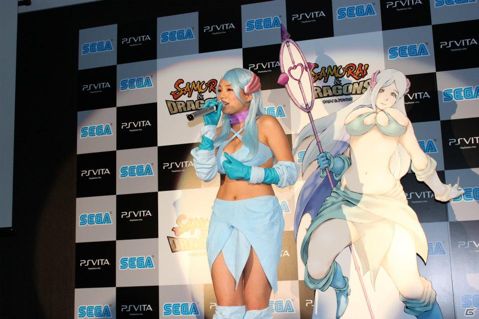 篠崎愛さんがむっちり魔法使いの姿で登場！PS Vita「サムライ＆ドラゴンズ」PV完成披露会見の模様をお届けの画像18