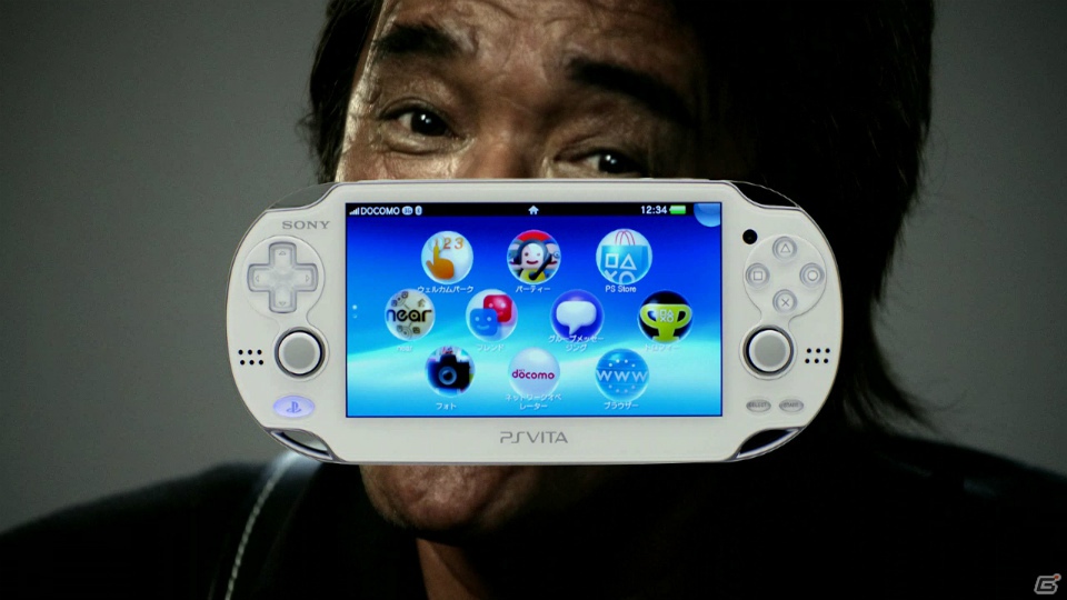 PS Vita新色「クリスタル・ホワイト」6月28日より発売！「白」を強調するため、TVCMに松崎しげるさんを利用しました！の画像7
