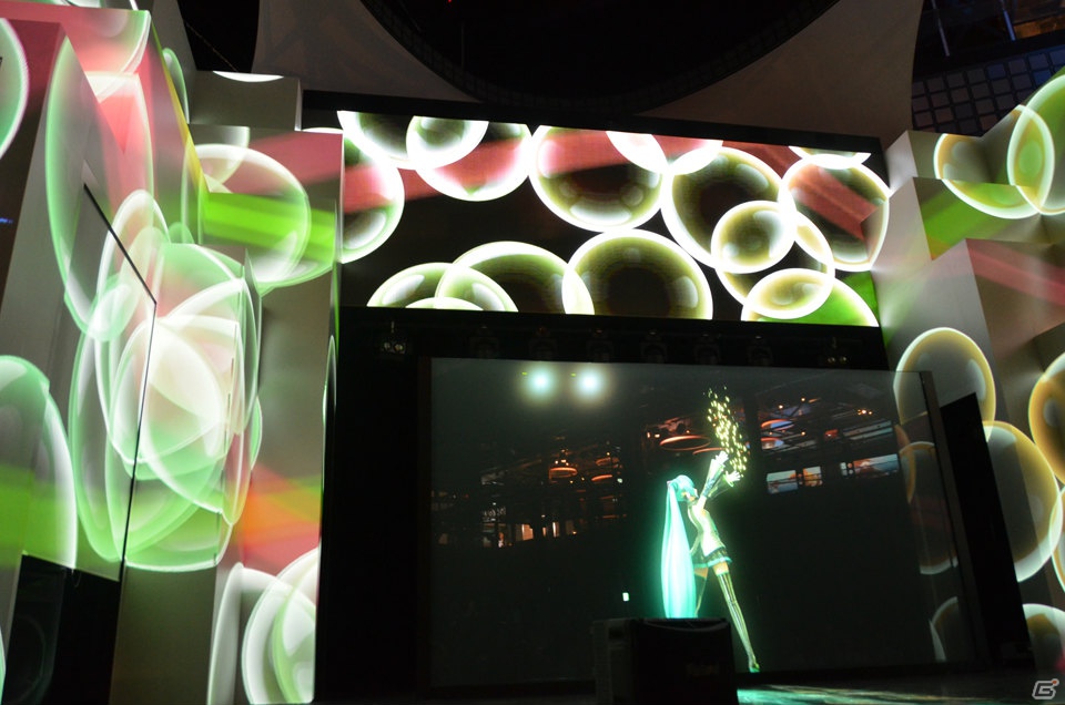 デジタル演出と融合した初音ミクの新たなステージ！「初音ミク -Project DIVA f-」スペシャルイベント記者発表会の模様をお届け！の画像2