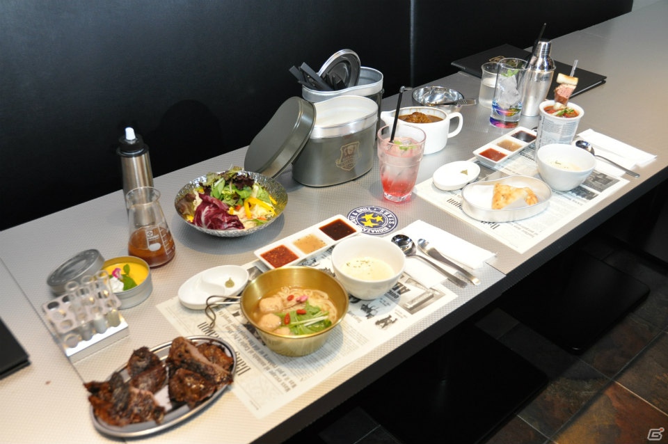 等身大タイラントが食事中に襲撃！？「バイオハザード カフェ＆グリル S.T.A.R.S.」メディア向け記者会見では最高司令官のニコラス・ペタス氏やダンサーTakahiro氏がゲストとして登場の画像98