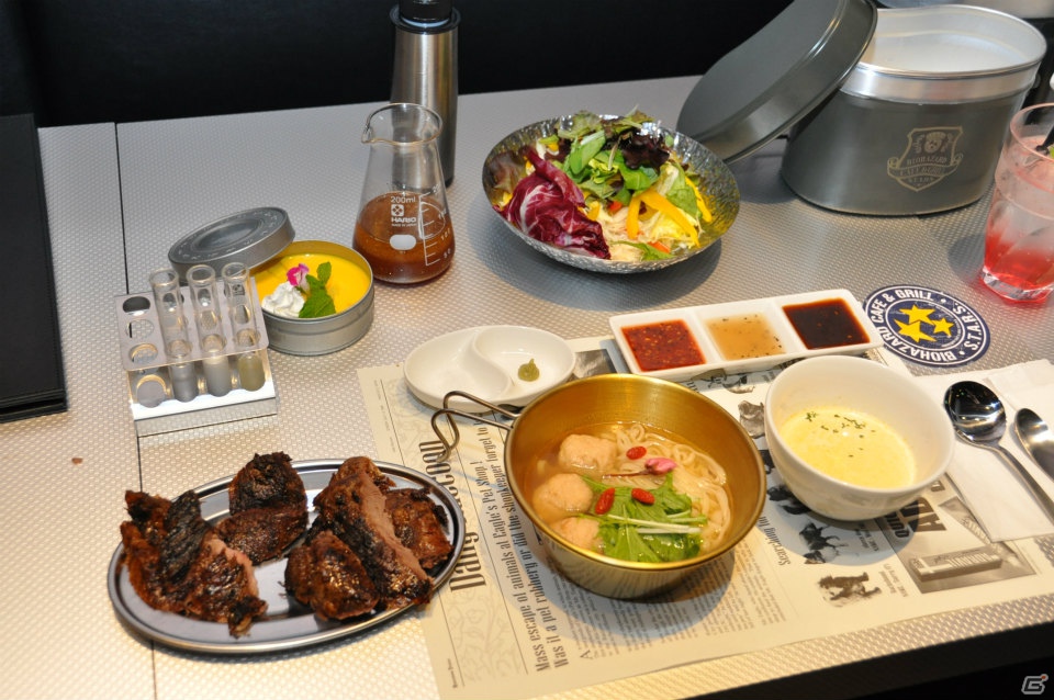 等身大タイラントが食事中に襲撃！？「バイオハザード カフェ＆グリル S.T.A.R.S.」メディア向け記者会見では最高司令官のニコラス・ペタス氏やダンサーTakahiro氏がゲストとして登場の画像99