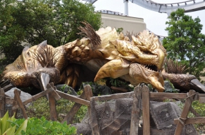 等身大「リオレイア希少種」の咆哮がUSJに轟くッ！200人のファンは大興奮！モンスター造作「ギネス世界記録」にも認定「モンスターハンター・ザ・リアル 2012」前夜祭レポートの画像13