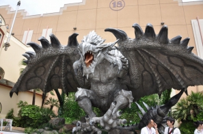 等身大「リオレイア希少種」の咆哮がUSJに轟くッ！200人のファンは大興奮！モンスター造作「ギネス世界記録」にも認定「モンスターハンター・ザ・リアル 2012」前夜祭レポートの画像21