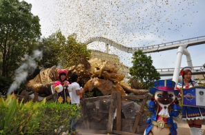 等身大「リオレイア希少種」の咆哮がUSJに轟くッ！200人のファンは大興奮！モンスター造作「ギネス世界記録」にも認定「モンスターハンター・ザ・リアル 2012」前夜祭レポートの画像68