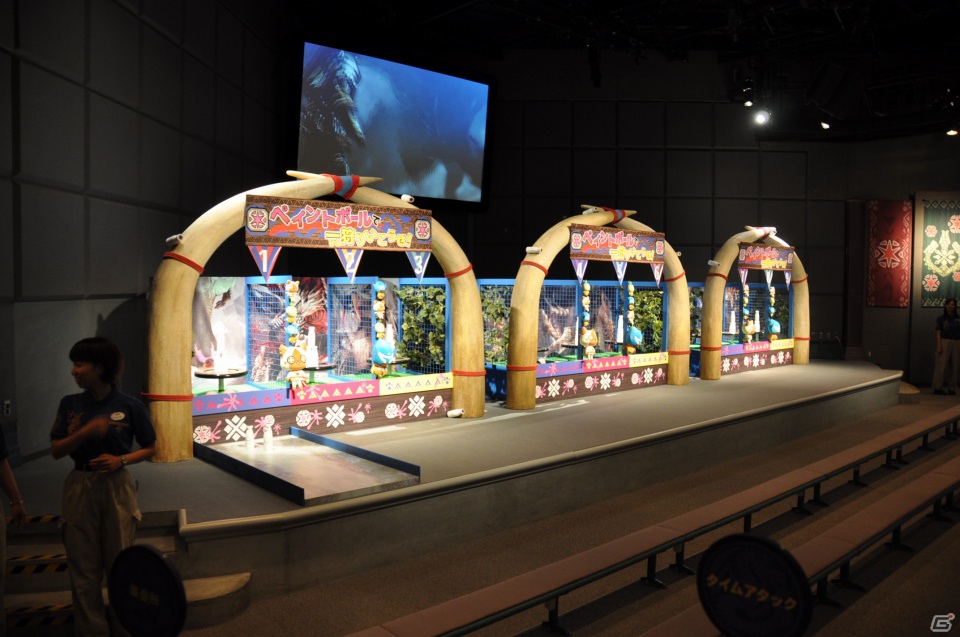 等身大「リオレイア希少種」の咆哮がUSJに轟くッ！200人のファンは大興奮！モンスター造作「ギネス世界記録」にも認定「モンスターハンター・ザ・リアル 2012」前夜祭レポートの画像124