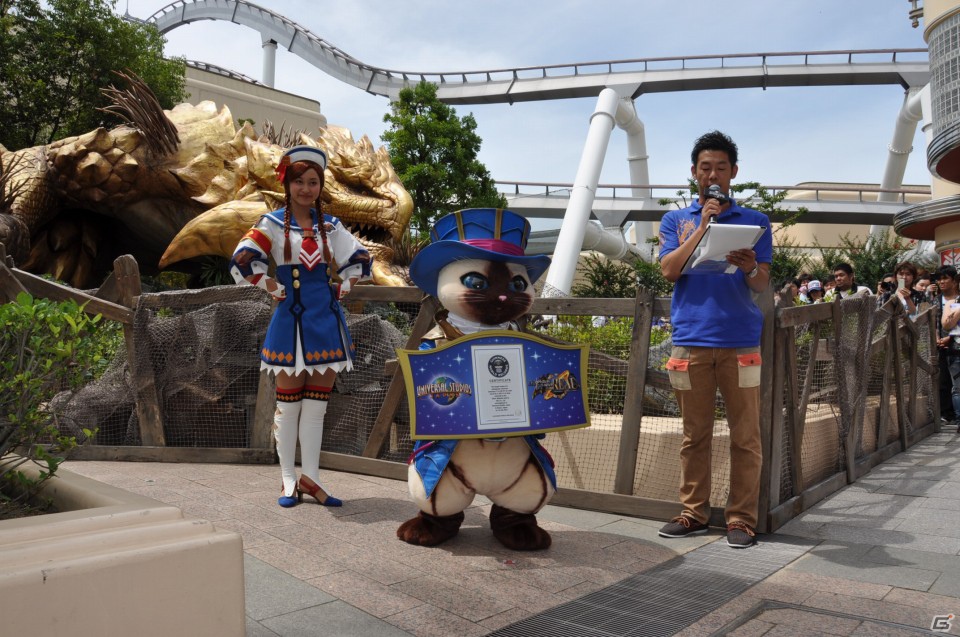 等身大「リオレイア希少種」の咆哮がUSJに轟くッ！200人のファンは大興奮！モンスター造作「ギネス世界記録」にも認定「モンスターハンター・ザ・リアル 2012」前夜祭レポートの画像39