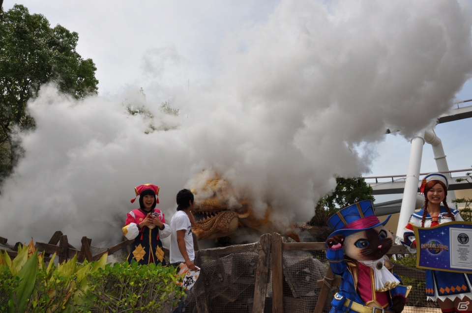 等身大「リオレイア希少種」の咆哮がUSJに轟くッ！200人のファンは大興奮！モンスター造作「ギネス世界記録」にも認定「モンスターハンター・ザ・リアル 2012」前夜祭レポートの画像61