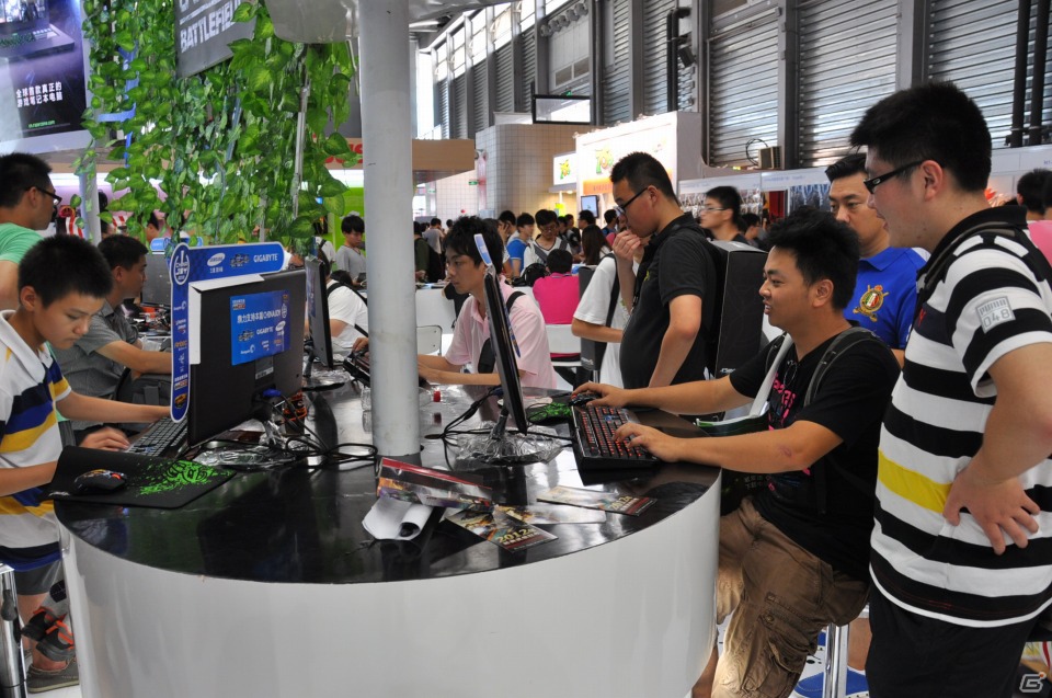 【ChinaJoy 2012】リアルな戦場をオンラインで存分に楽しめる「BATTLE FIELD ONLINE」やタブレット・スマホ対応のアプリも出展されたEAブースレポの画像14