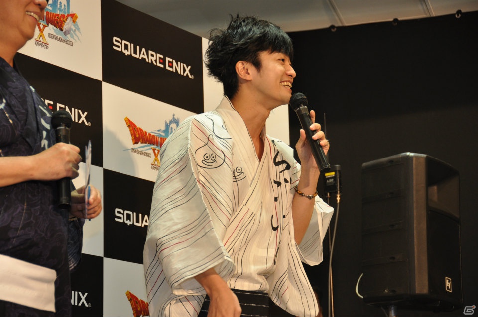 Wii「ドラゴンクエストX　目覚めし五つの種族　オンライン」ゲストに堀井雄二氏、齊藤陽介氏、福山潤さんが登壇！99人のファンがスライムうちわで発売カウントダウン！の画像24