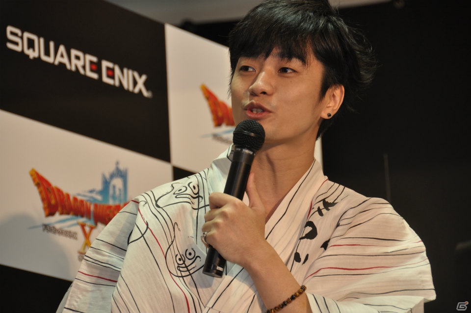 Wii「ドラゴンクエストX　目覚めし五つの種族　オンライン」ゲストに堀井雄二氏、齊藤陽介氏、福山潤さんが登壇！99人のファンがスライムうちわで発売カウントダウン！の画像37