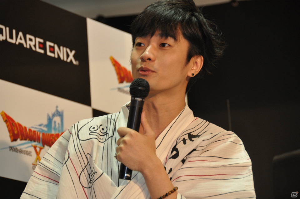 Wii「ドラゴンクエストX　目覚めし五つの種族　オンライン」ゲストに堀井雄二氏、齊藤陽介氏、福山潤さんが登壇！99人のファンがスライムうちわで発売カウントダウン！の画像39