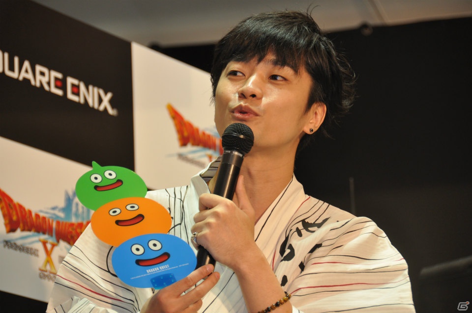 Wii「ドラゴンクエストX　目覚めし五つの種族　オンライン」ゲストに堀井雄二氏、齊藤陽介氏、福山潤さんが登壇！99人のファンがスライムうちわで発売カウントダウン！の画像41