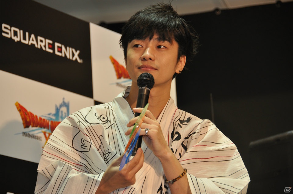Wii「ドラゴンクエストX　目覚めし五つの種族　オンライン」ゲストに堀井雄二氏、齊藤陽介氏、福山潤さんが登壇！99人のファンがスライムうちわで発売カウントダウン！の画像44