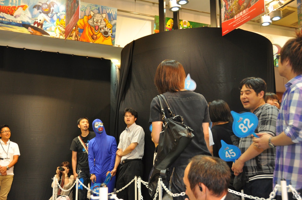 Wii「ドラゴンクエストX　目覚めし五つの種族　オンライン」ゲストに堀井雄二氏、齊藤陽介氏、福山潤さんが登壇！99人のファンがスライムうちわで発売カウントダウン！の画像55