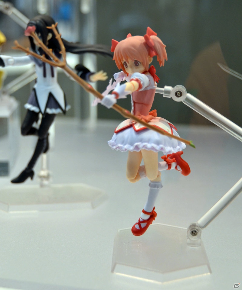 ワンダーフェスティバル2012［夏］企業ブースフォトレポートその1―ワンホビブースのフィギュアなどを紹介！の画像1