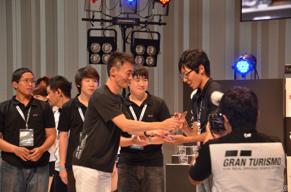 100分の1秒を争うアツすぎるレース展開！「グランツーリスモ アジアチャンピオンシップ2012」レポートの画像56