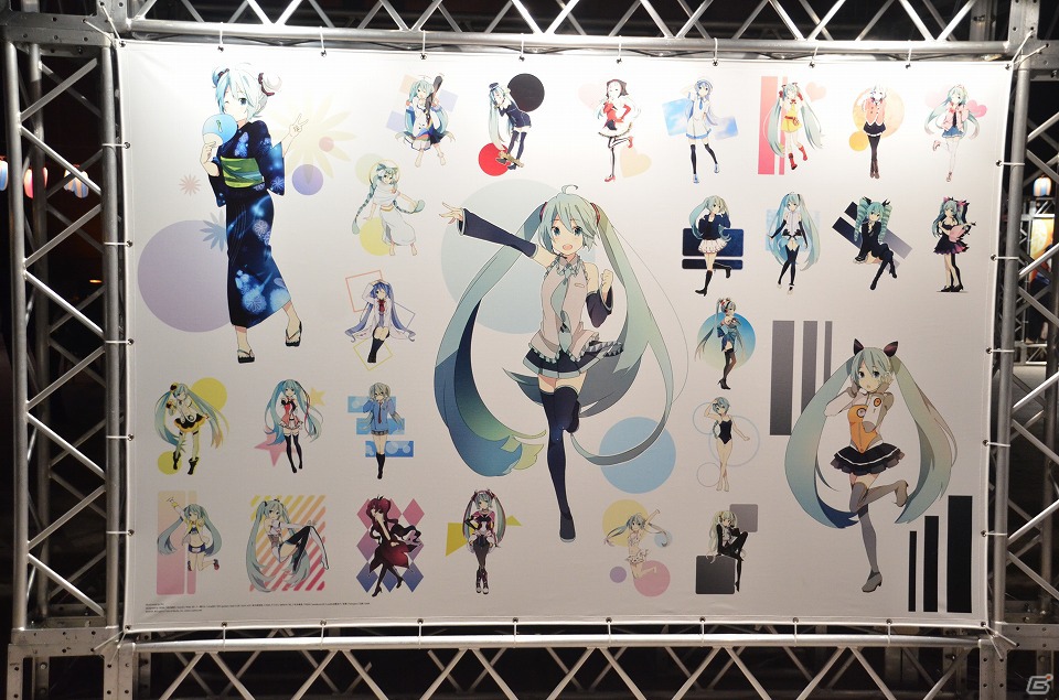 ウォータースクリーンでミクさんが初披露曲「39」を歌った―イラスト展示や屋台出展も行われた「夏の終わりの39祭り」の模様をお届け！の画像11