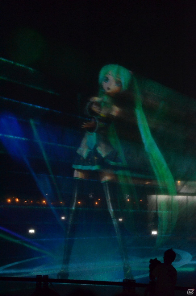 ウォータースクリーンでミクさんが初披露曲「39」を歌った―イラスト展示や屋台出展も行われた「夏の終わりの39祭り」の模様をお届け！の画像34