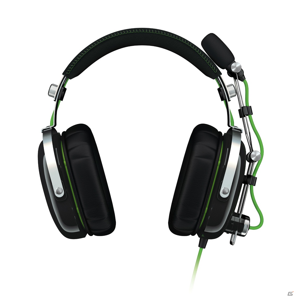 Razer、外出の際にも遮音携帯ヘッドフォンとして活用できるゲーミングヘッドセット「Razer BlackShark」を2012年9月に発売の画像1