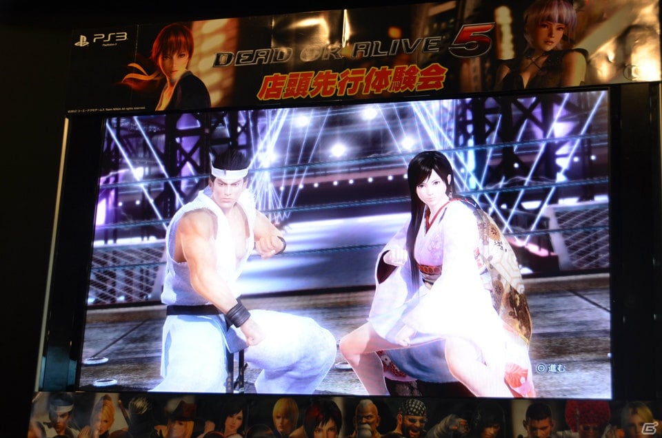 ファンと一緒に作っていくゲームにしたい―PS3/Xbox 360「DEAD OR ALIVE 5」プロデューサー・早矢仕洋介氏によるトークショー＆店頭体験会の模様をお届け！の画像28