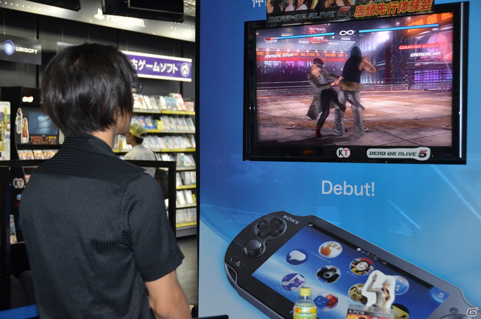 ファンと一緒に作っていくゲームにしたい―PS3/Xbox 360「DEAD OR ALIVE 5」プロデューサー・早矢仕洋介氏によるトークショー＆店頭体験会の模様をお届け！の画像31